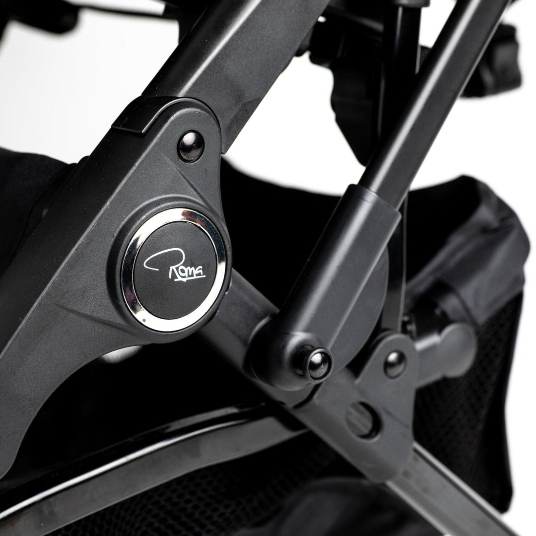 Roma Capsule³ bumper bar as padded carry handle when folded